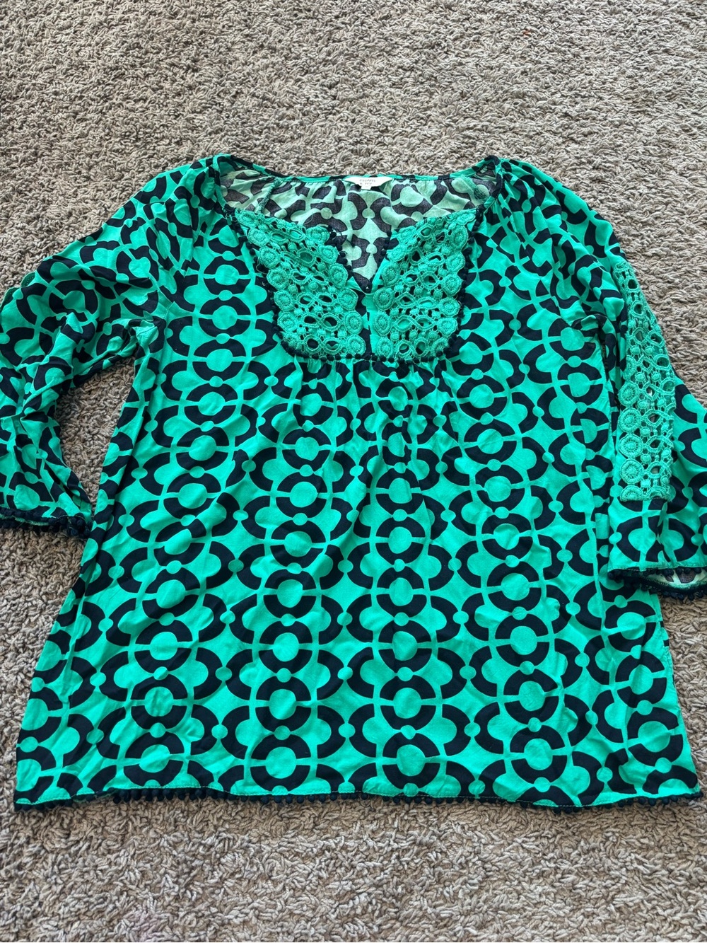 Green Geometric Crochet-Trim Women’s Blouse